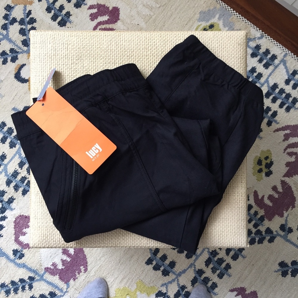 NWT Lucy Endless Destination Capri Pants